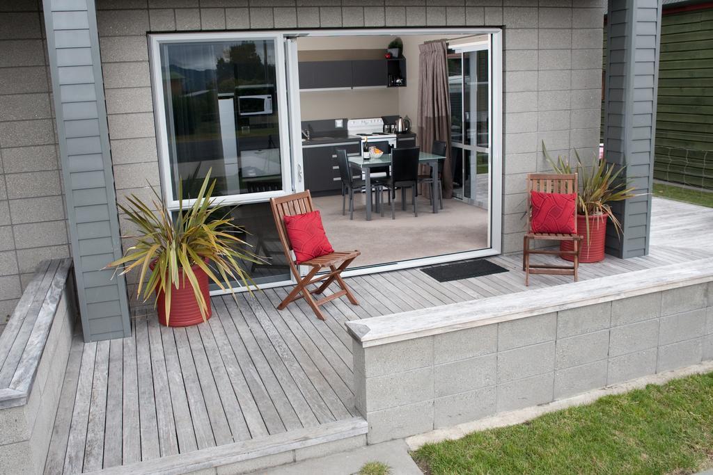 Bay Breeze Accommodation Cooks Beach Extérieur photo